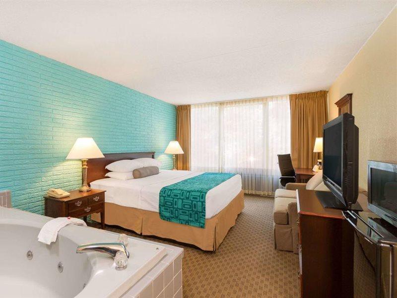 Howard Johnson By Wyndham Williamsburg 2*