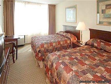 Howard Johnson By Wyndham Williamsburg Hotel 2*