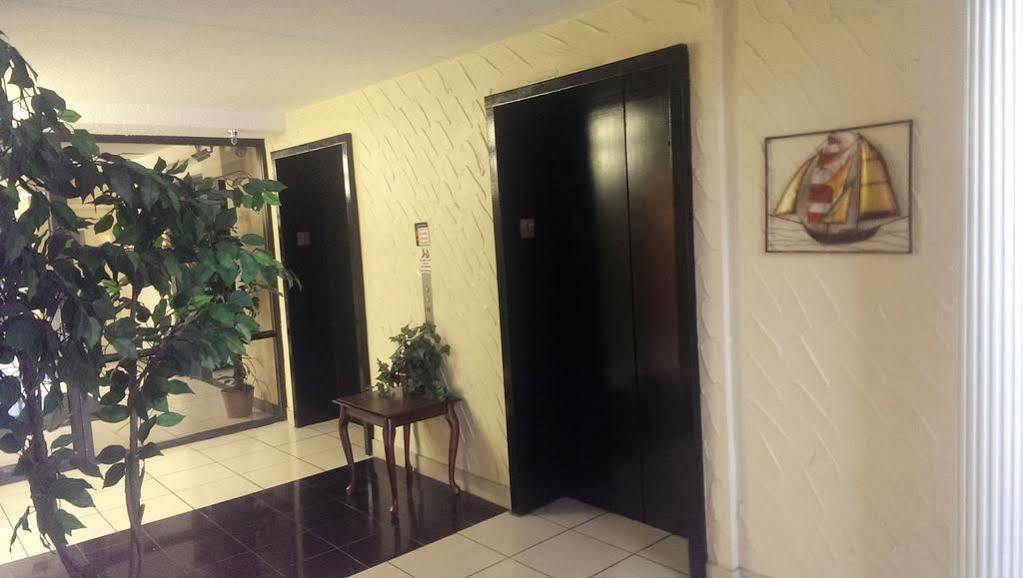 Howard Johnson By Wyndham Williamsburg 2*