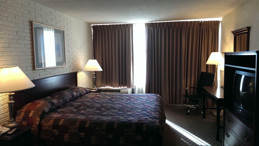 Howard Johnson By Wyndham Williamsburg 2*
